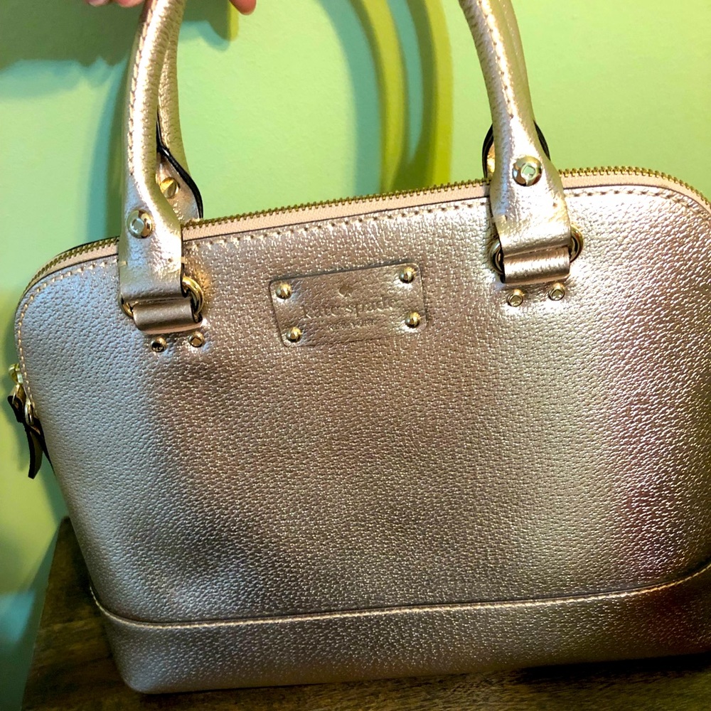 Kate Spade 	♠️
*WELLESLEY SMALL RACHELLE